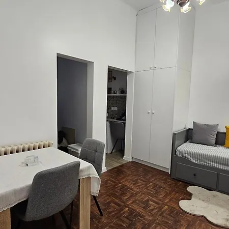 Teddy Stari Grad Апартаменты Нови-Сад